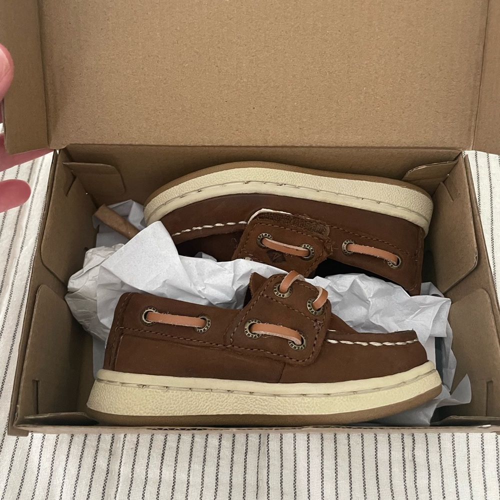 Sperry toddler boat shoes - never worn